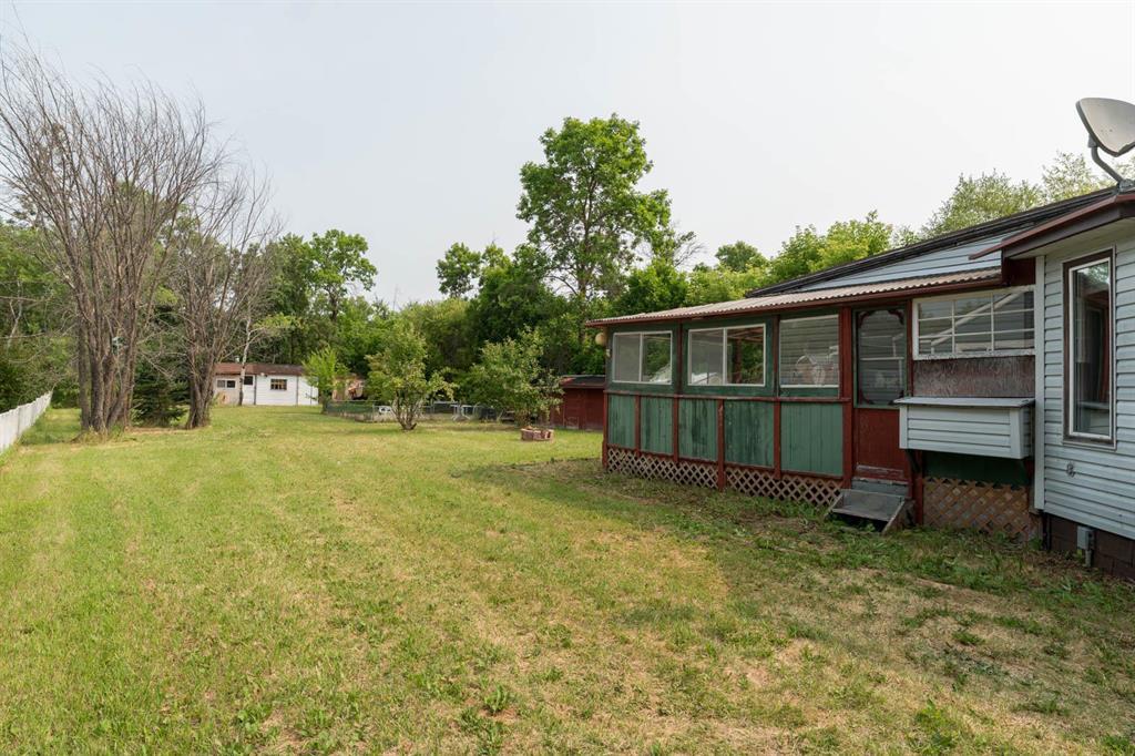Photo 20 of 339 Lake Avenue, Winnipeg Beach MB