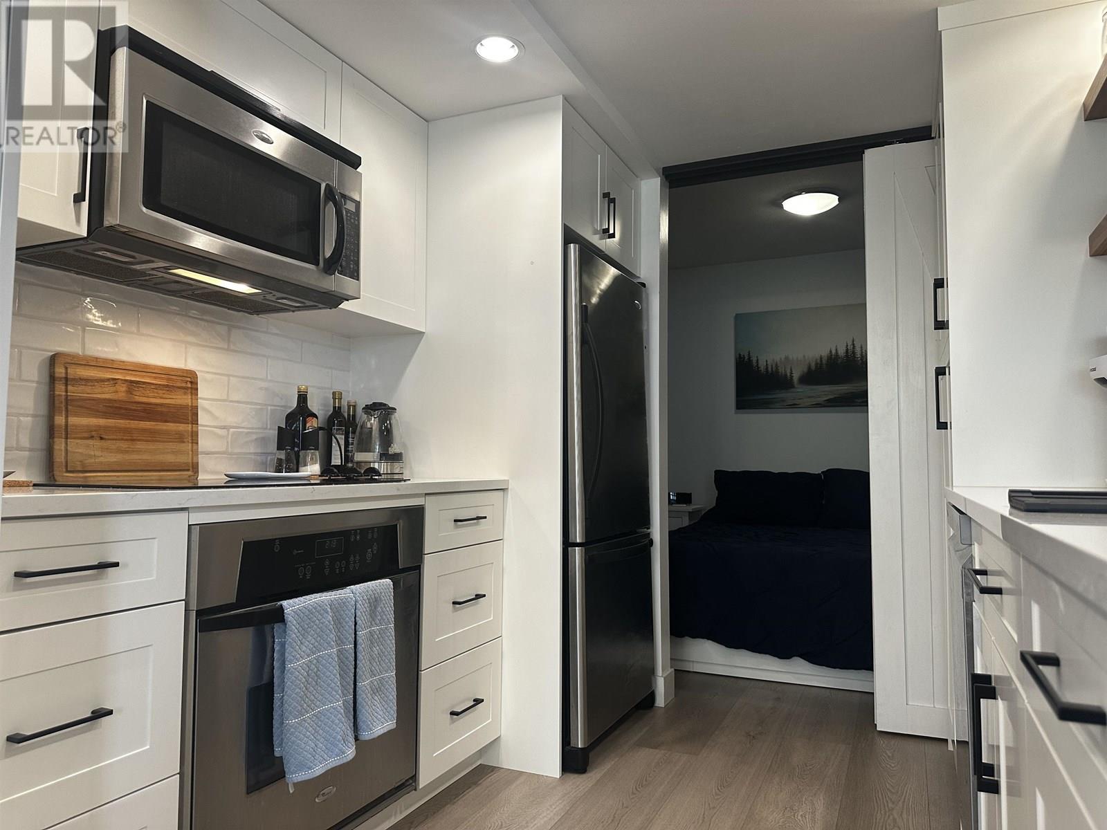 Photo 3 of 304 1255 Seymour Street, Vancouver BC