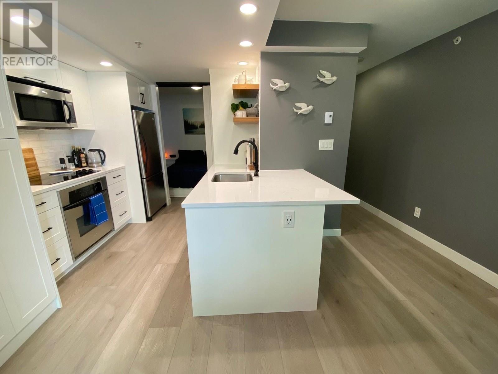 Photo 6 of 304 1255 Seymour Street, Vancouver BC
