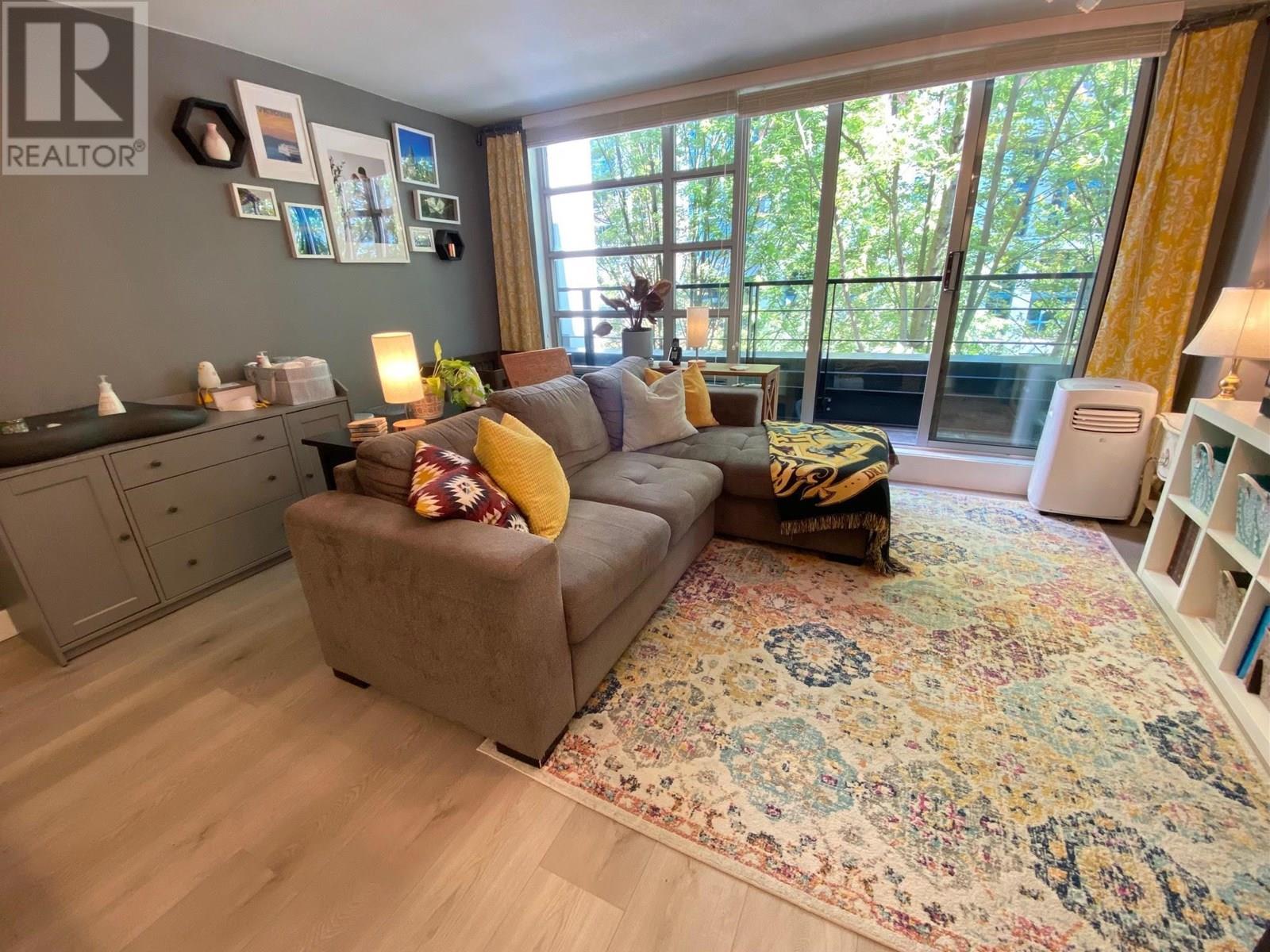 Photo 4 of 304 1255 Seymour Street, Vancouver BC