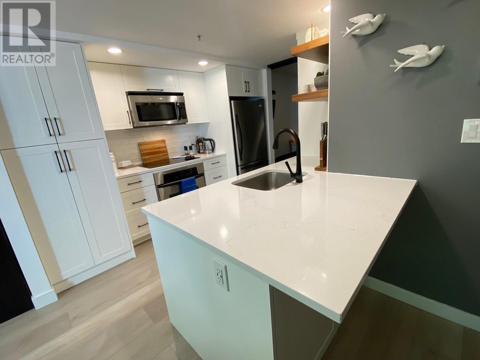 Photo 7 of 304 1255 Seymour Street, Vancouver BC