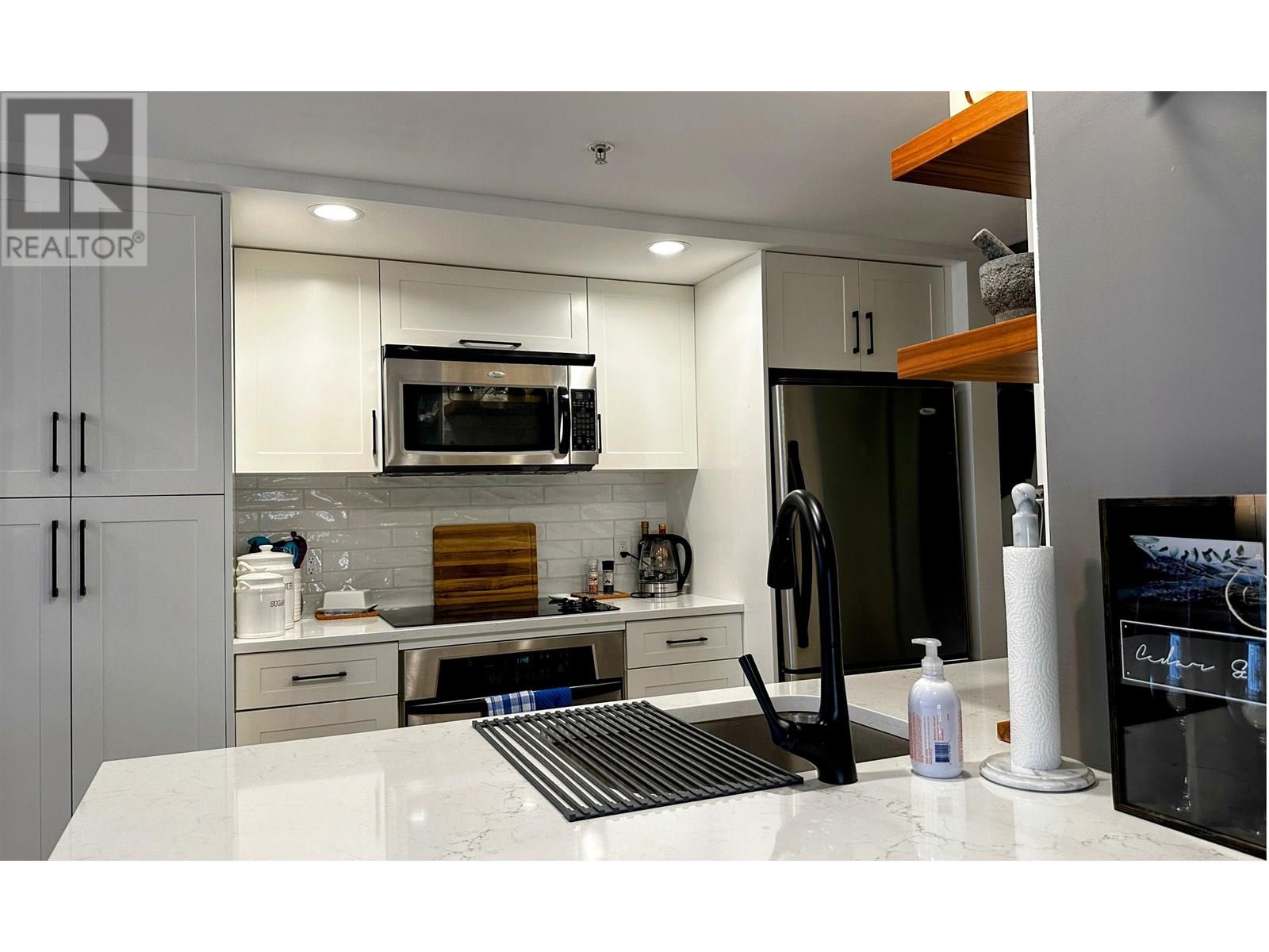 Photo 15 of 304 1255 Seymour Street, Vancouver BC