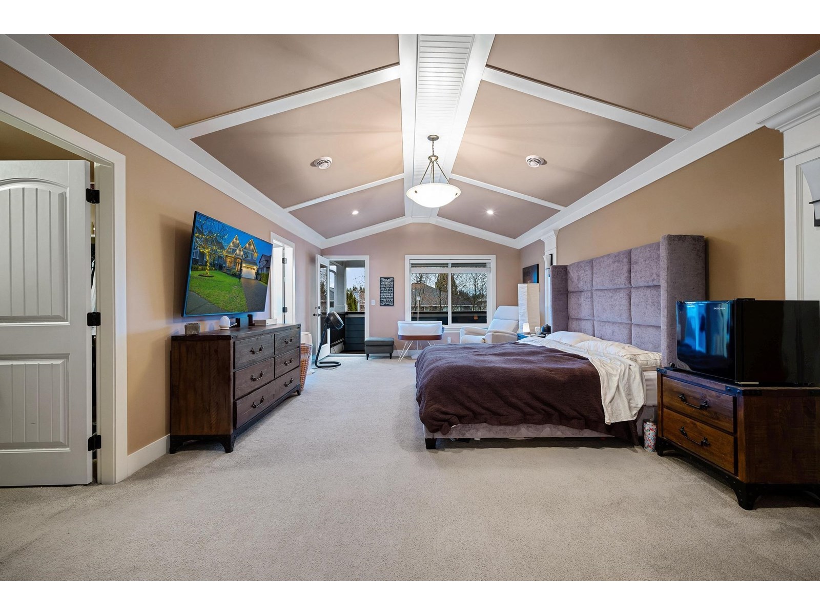 Photo 1 of 15923 98 A Avenue, Surrey BC