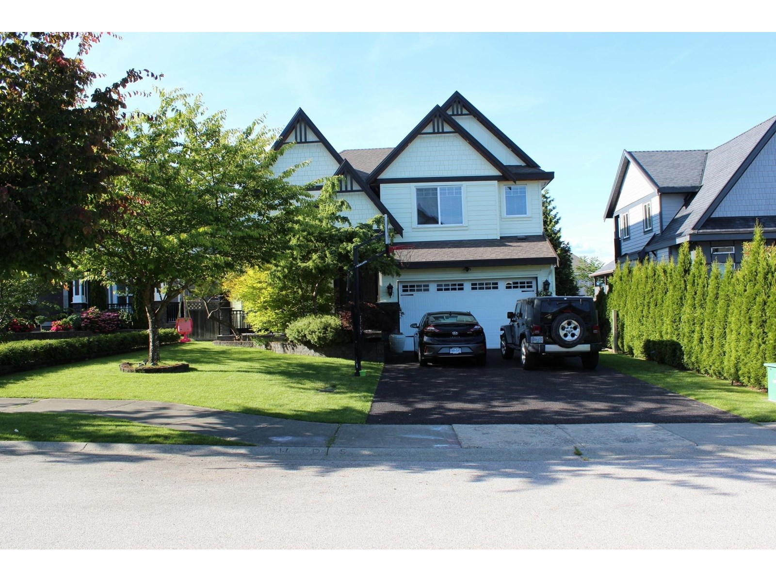 Photo 13 of 15923 98 A Avenue, Surrey BC