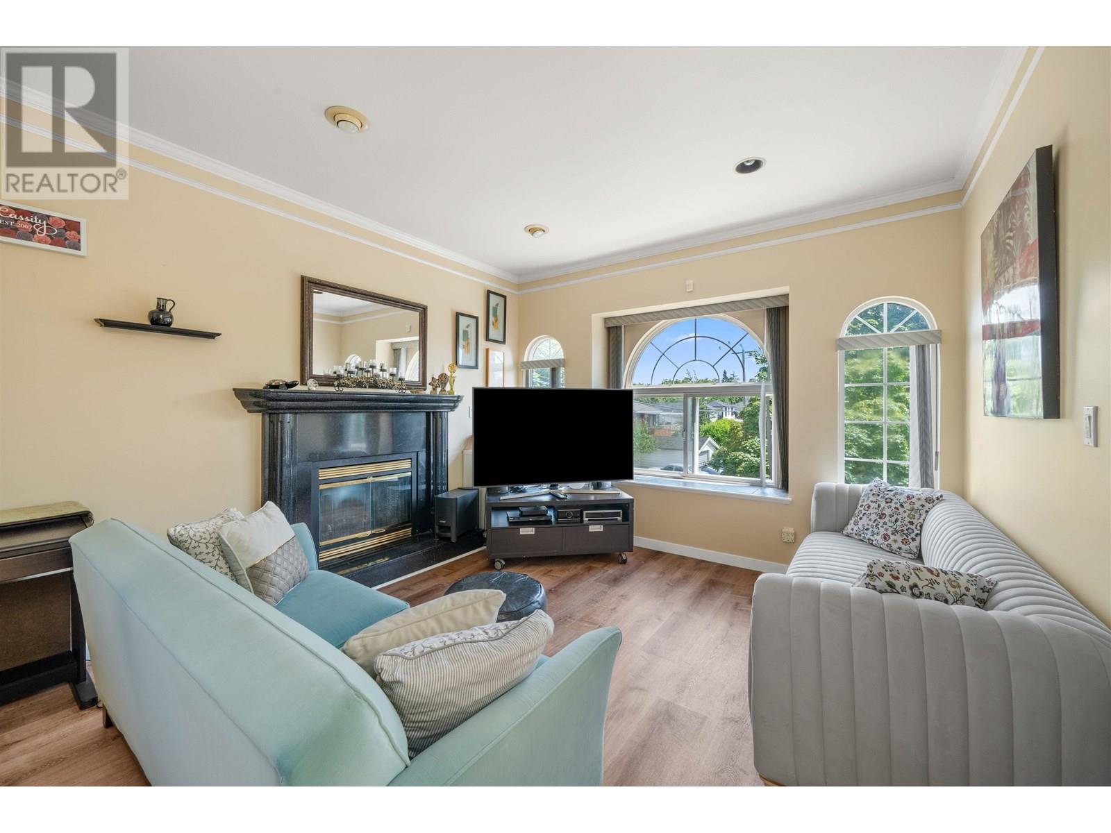 Photo 27 of 5323 Dumfries Street, Vancouver BC