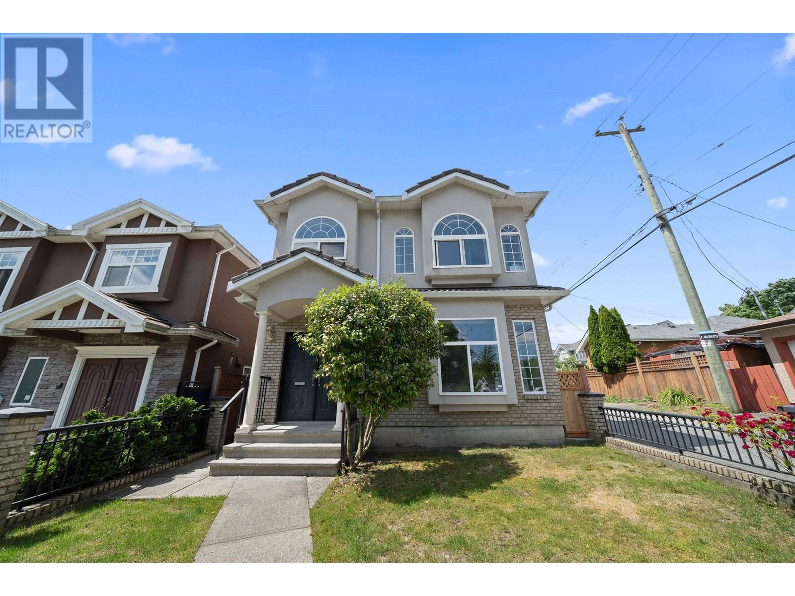 Photo 6 of 5323 Dumfries Street, Vancouver BC