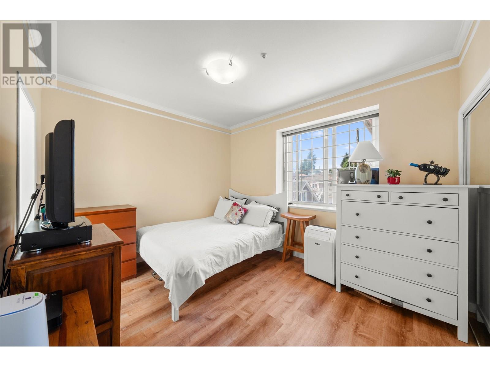 Photo 1 of 5323 Dumfries Street, Vancouver BC