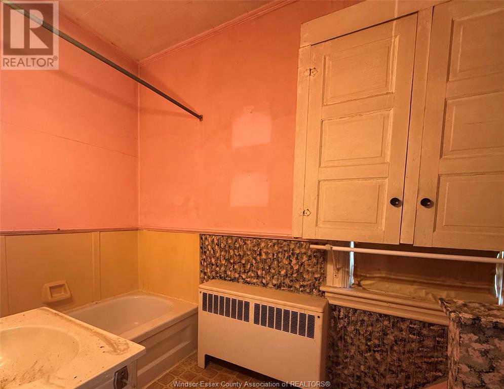 Photo 4 of 1947 1953 Talbot Road, Kingsville ON