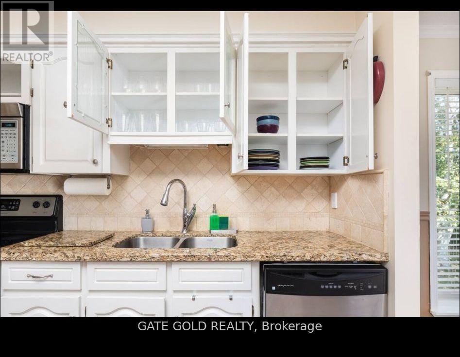 Photo 6 of 51 Beck Boulevard, Penetanguishene ON