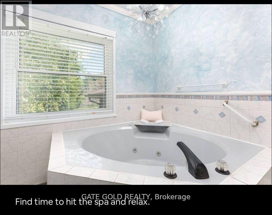 Photo 22 of 51 Beck Boulevard, Penetanguishene ON