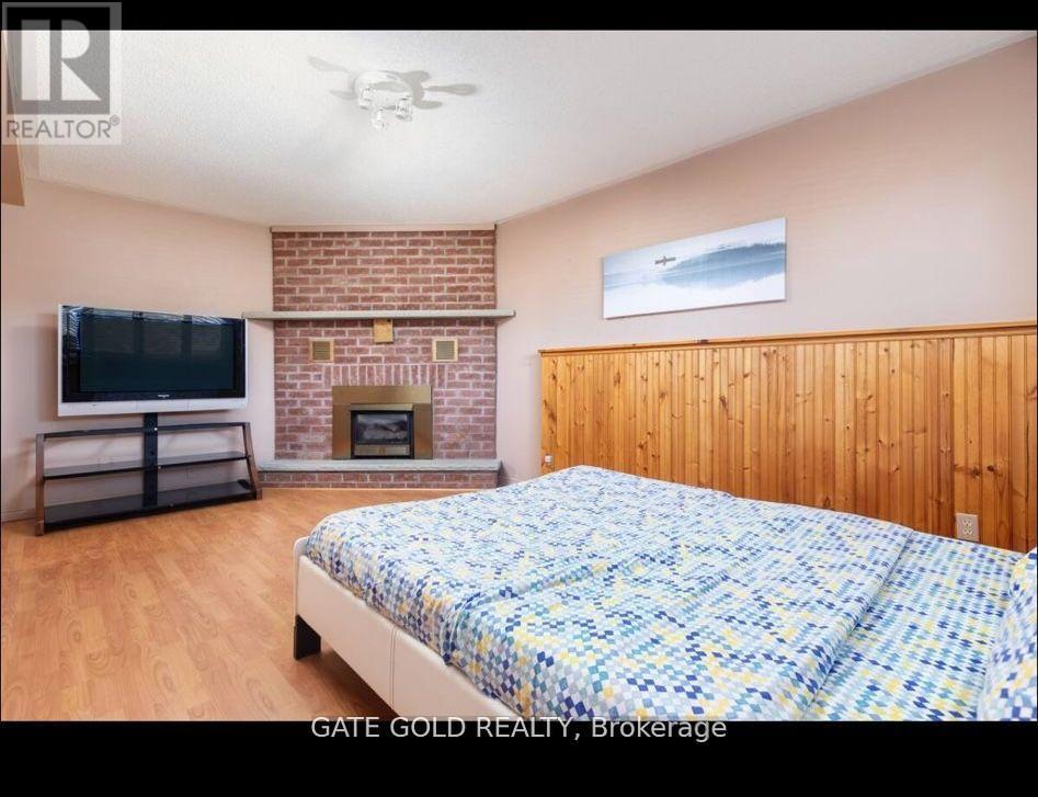 Photo 25 of 51 Beck Boulevard, Penetanguishene ON
