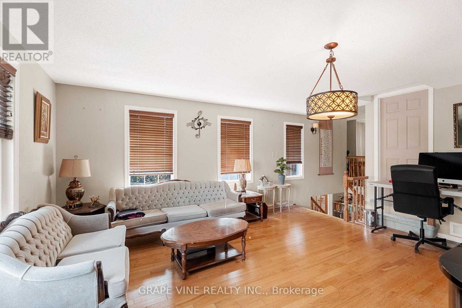 Photo 6 of 67 Allenby Road, Ottawa ON