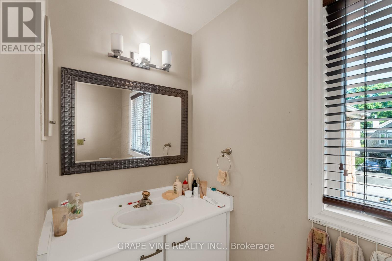 Photo 9 of 67 Allenby Road, Ottawa ON
