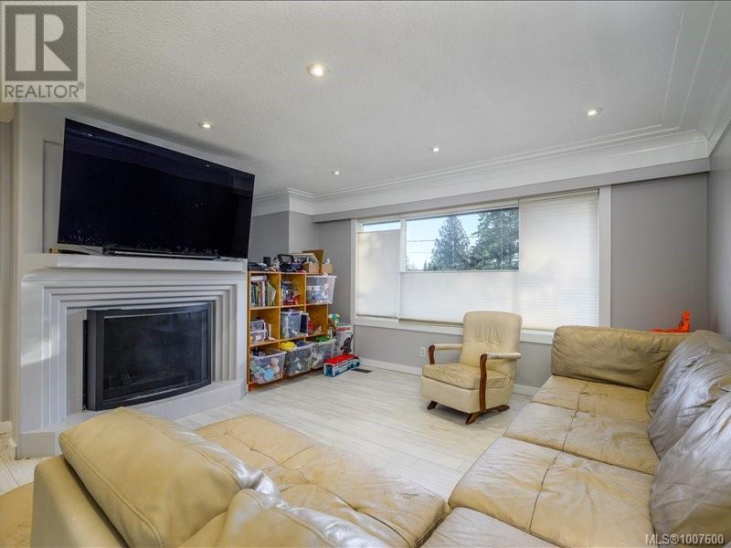 Photo 6 of 1732 James Way, Nanaimo BC