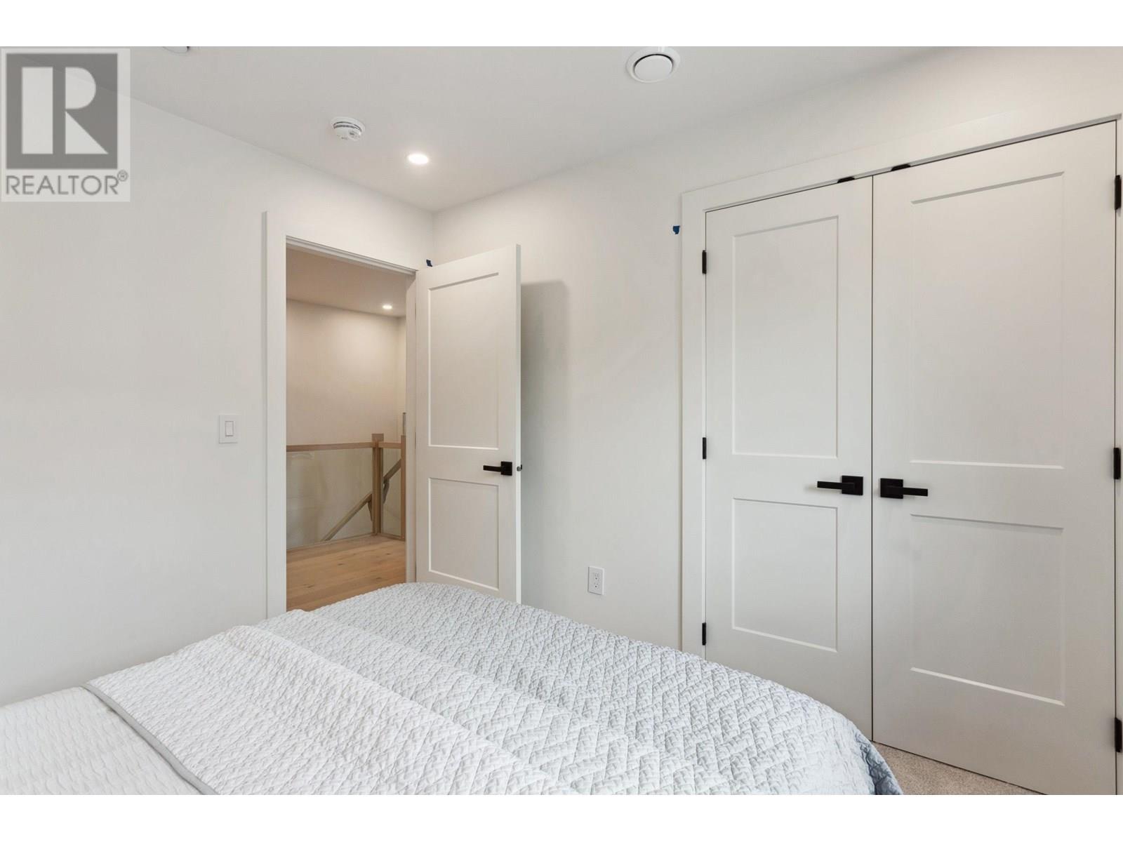 101 1038 DELESTRE AVENUE, Coquitlam