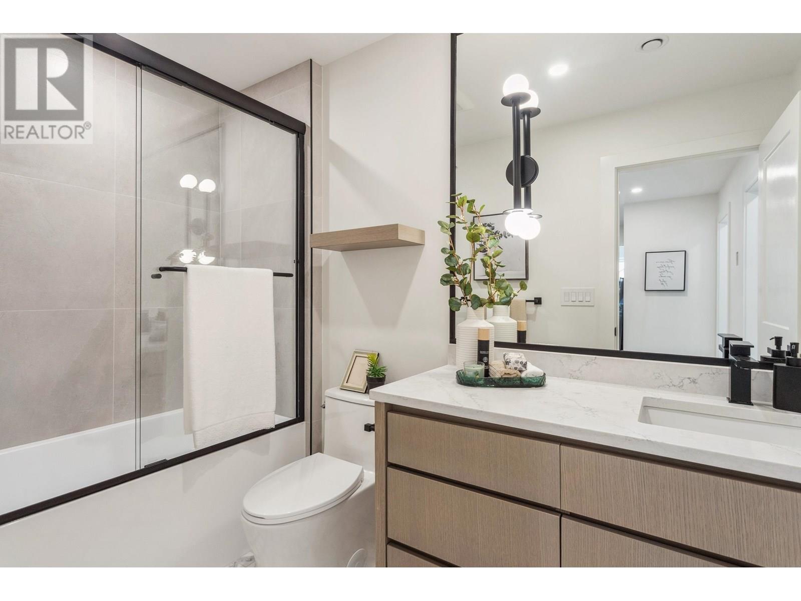 101 1038 DELESTRE AVENUE, Coquitlam