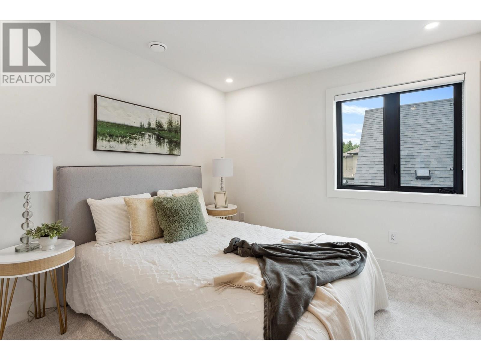 101 1038 DELESTRE AVENUE, Coquitlam