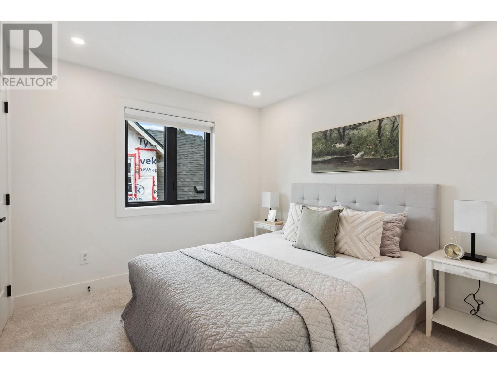 101 1038 DELESTRE AVENUE, Coquitlam