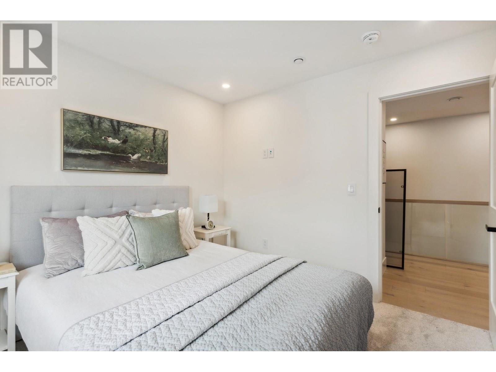 101 1038 DELESTRE AVENUE, Coquitlam