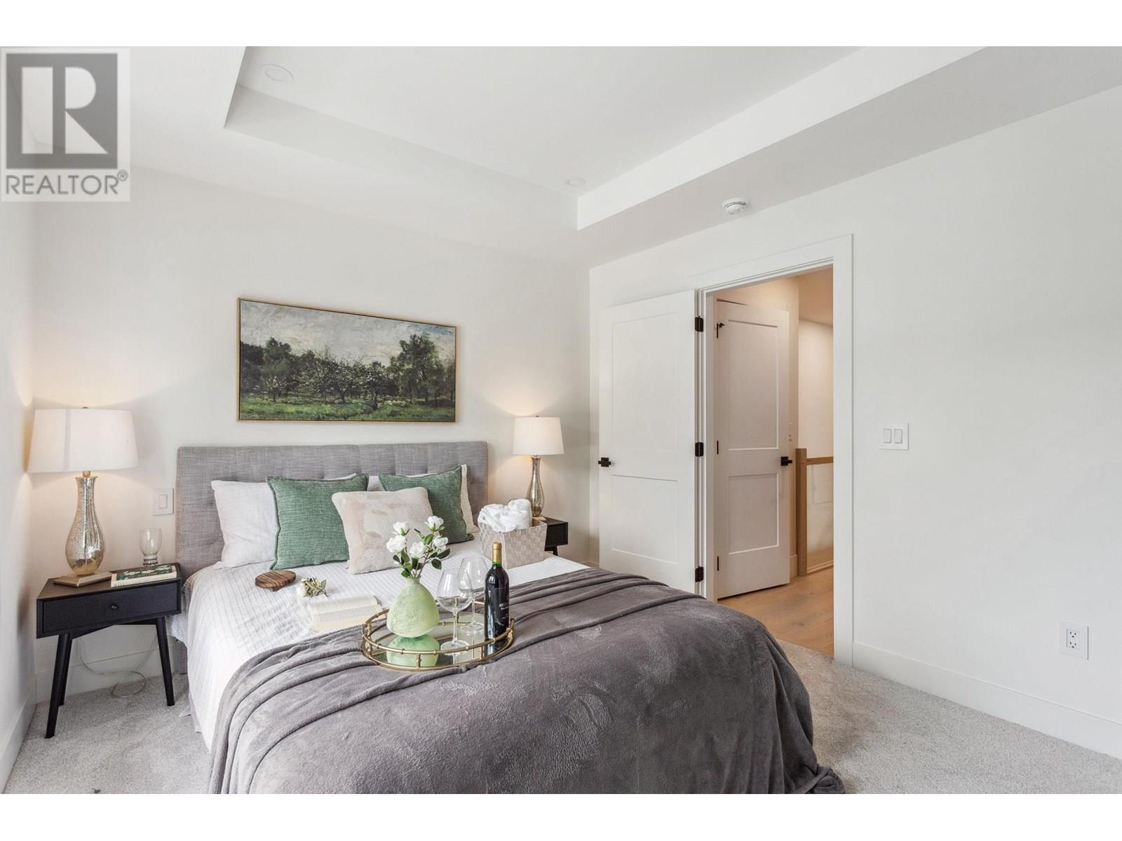 101 1038 DELESTRE AVENUE, Coquitlam