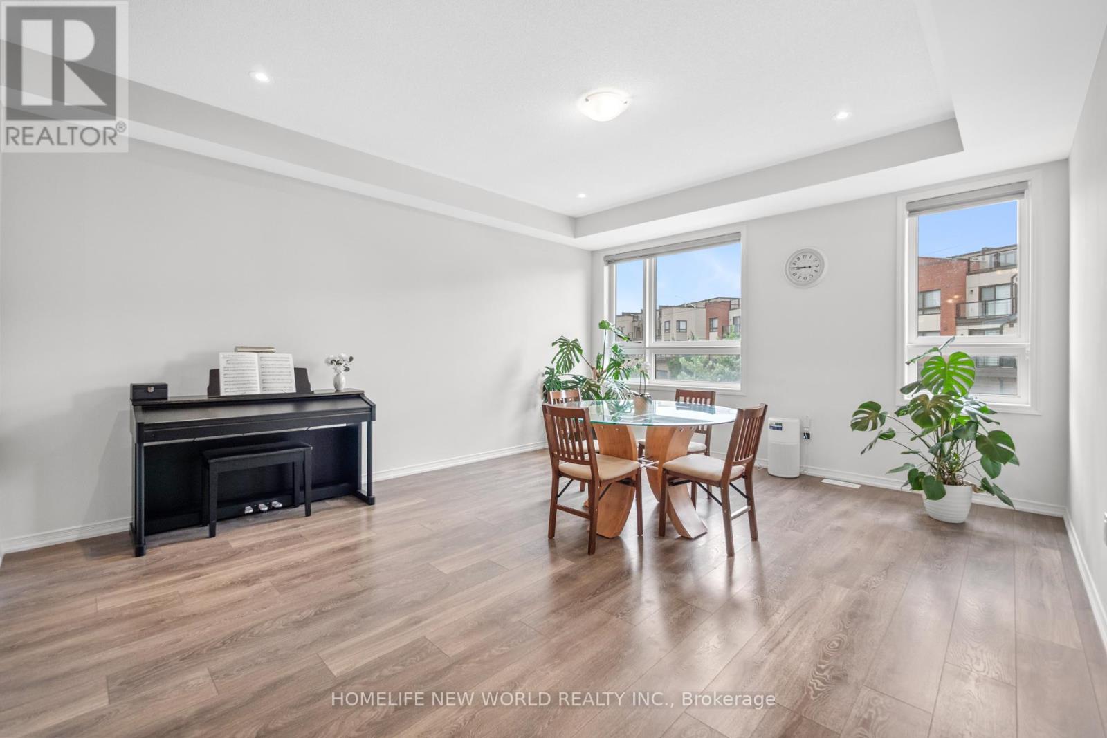 Photo 25 of 51 Woodstream Drive, Toronto ON