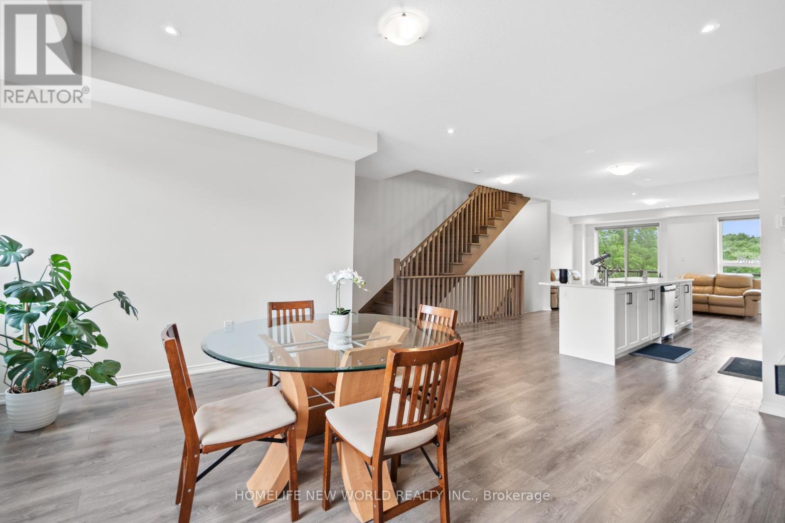 Photo 19 of 51 Woodstream Drive, Toronto ON