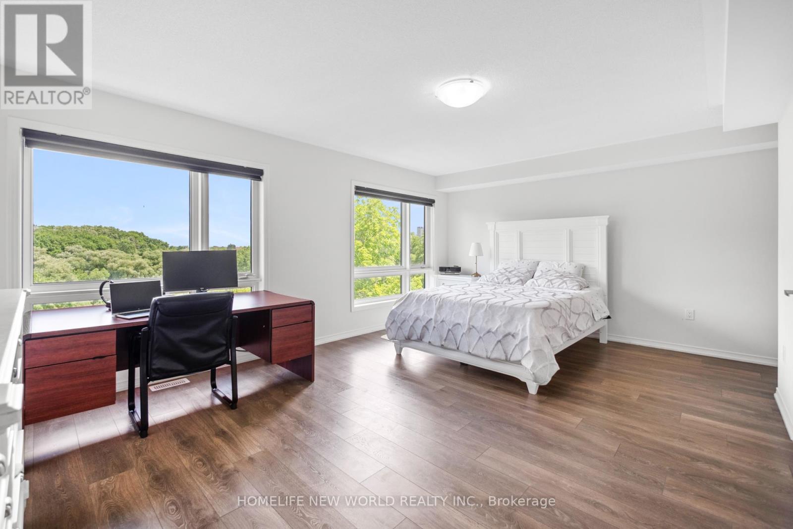 Photo 24 of 51 Woodstream Drive, Toronto ON