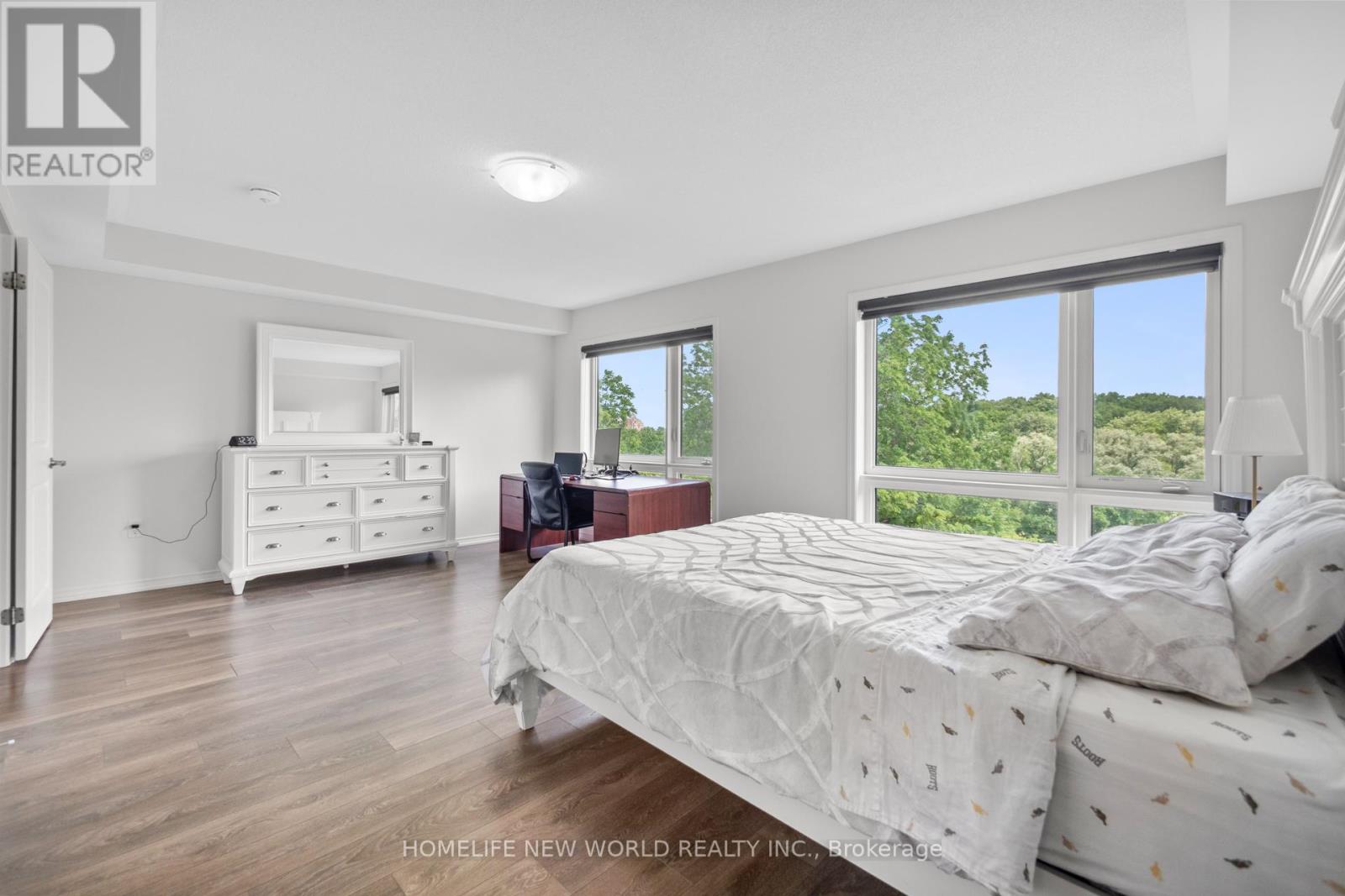 Photo 17 of 51 Woodstream Drive, Toronto ON