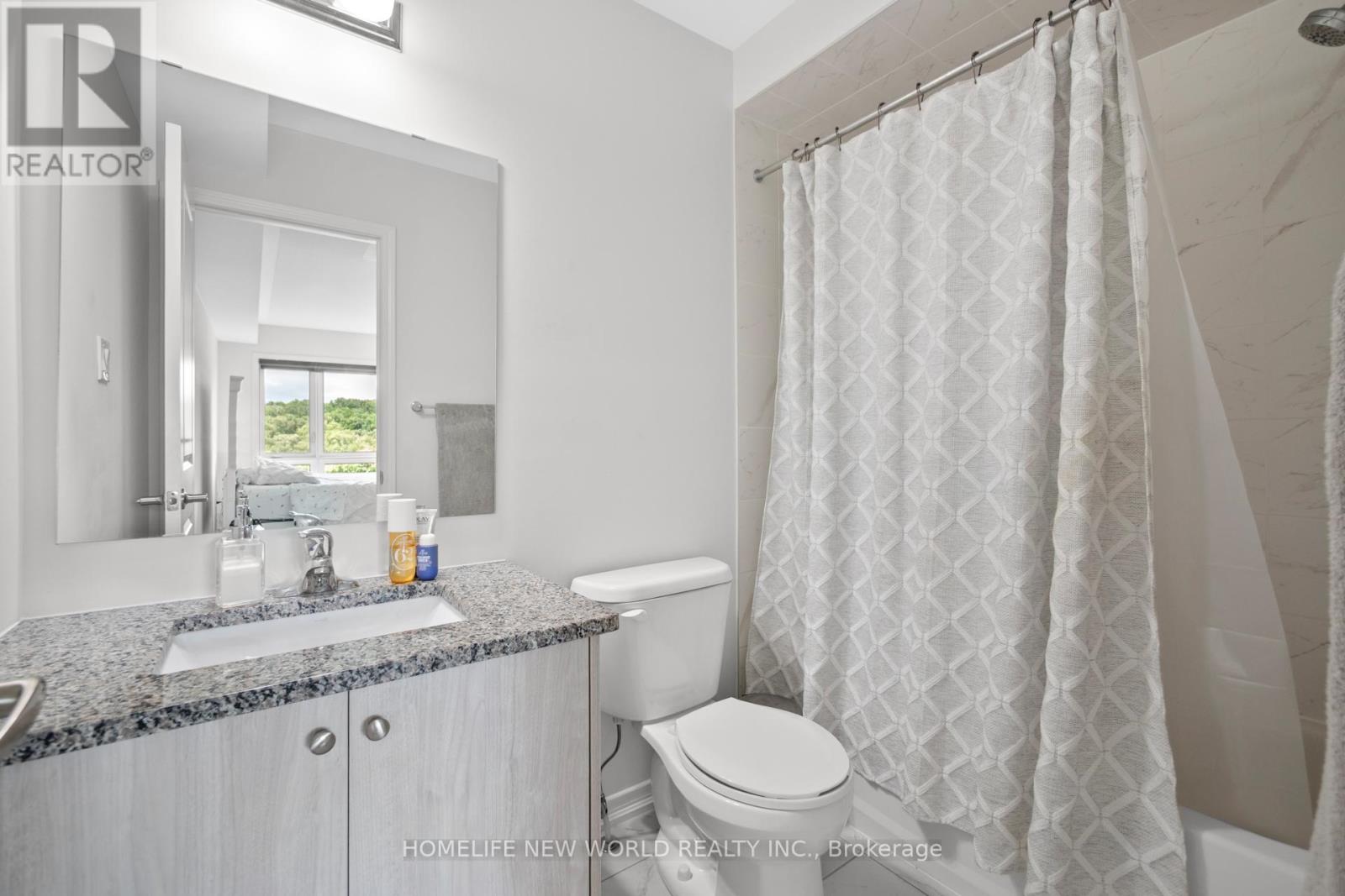 Photo 15 of 51 Woodstream Drive, Toronto ON