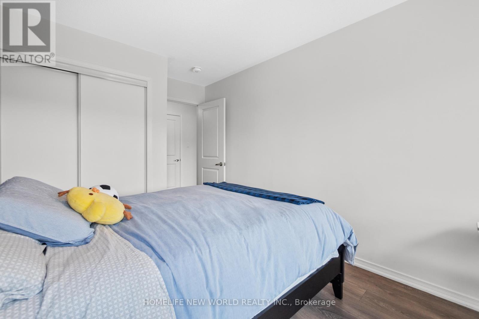 Photo 22 of 51 Woodstream Drive, Toronto ON