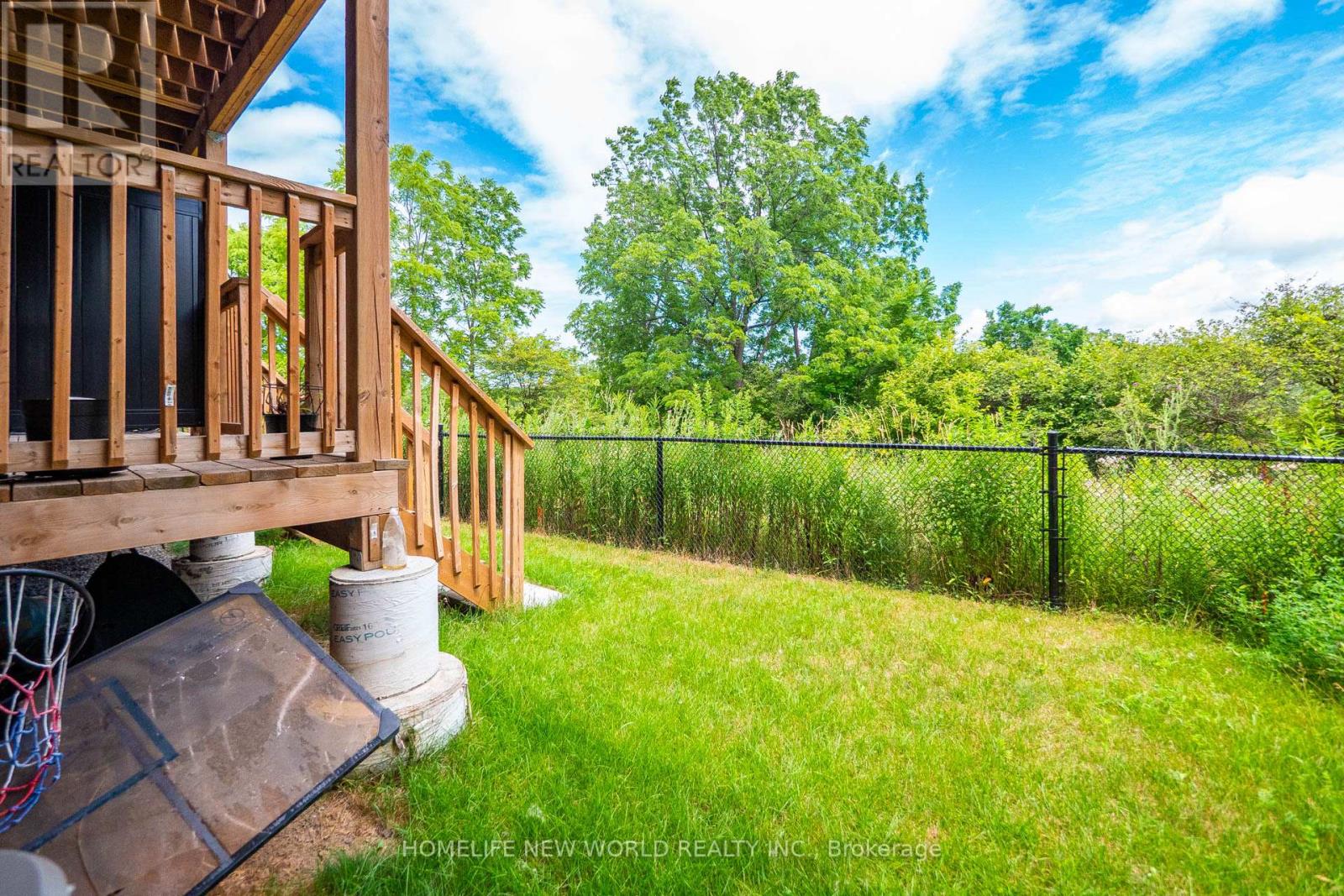 Photo 6 of 51 Woodstream Drive, Toronto ON
