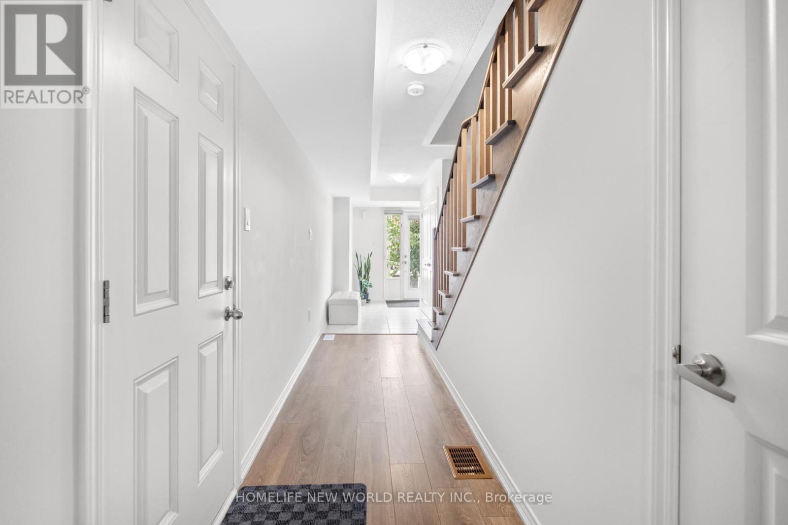 Photo 7 of 51 Woodstream Drive, Toronto ON