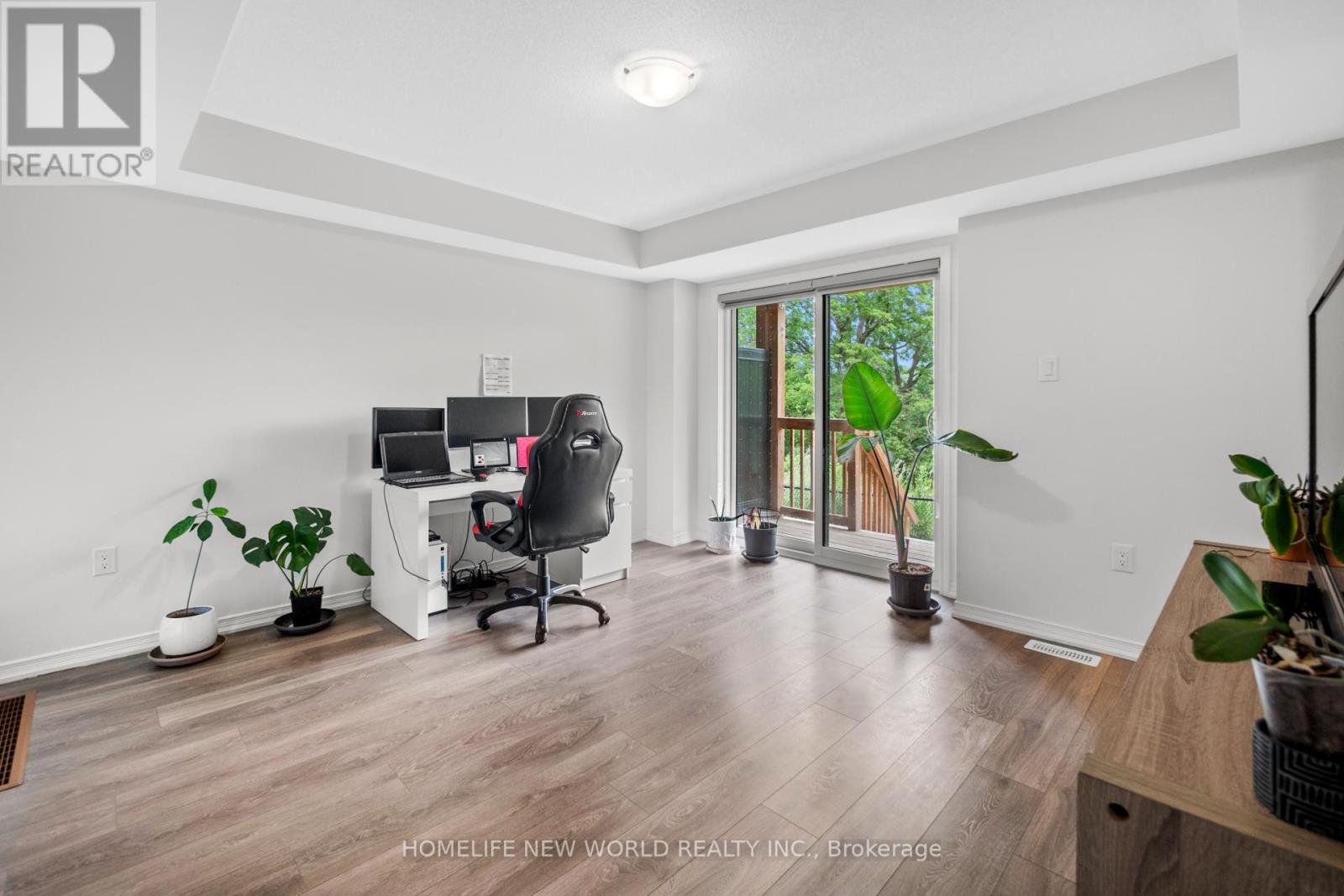 Photo 11 of 51 Woodstream Drive, Toronto ON