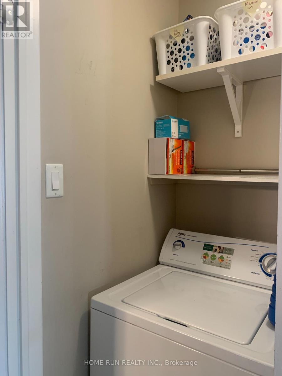 Photo 17 of 61 Madelon Drive, Ottawa ON