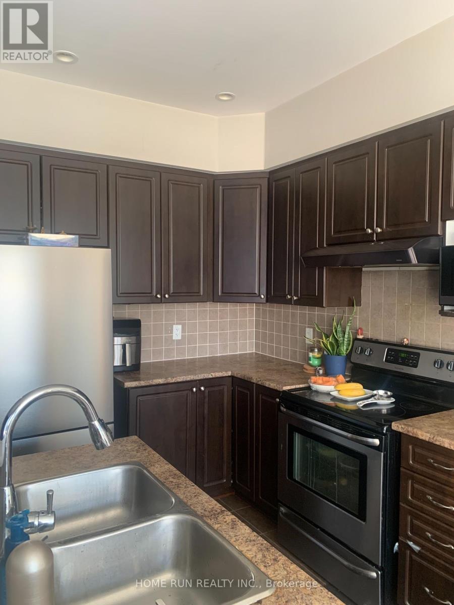 Photo 8 of 61 Madelon Drive, Ottawa ON