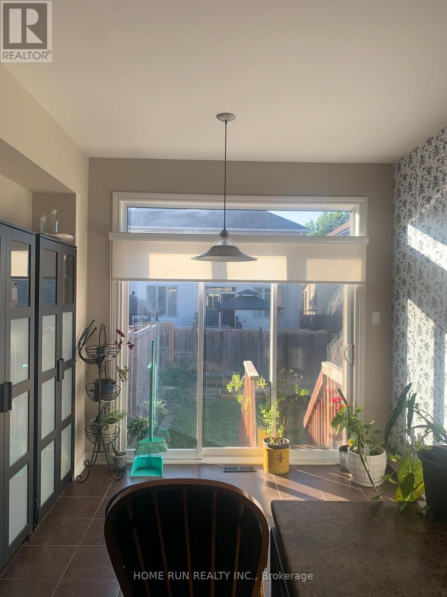 Photo 9 of 61 Madelon Drive, Ottawa ON