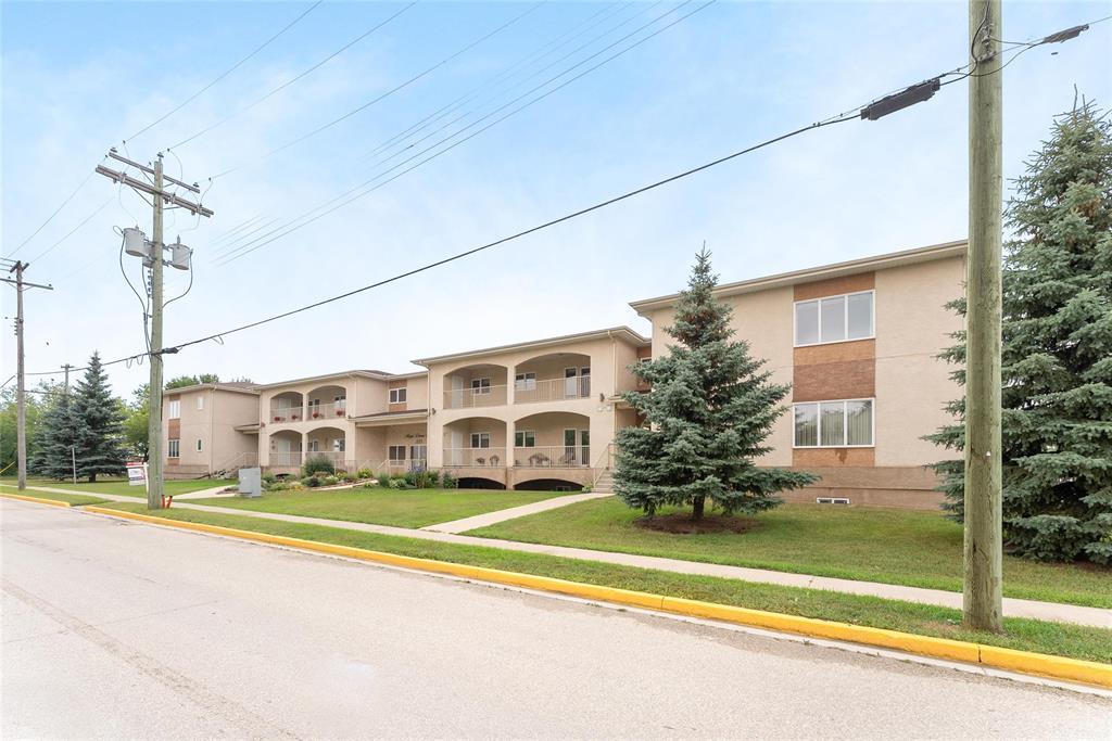 Photo 2 of 108 325 Third Street N, Beausejour MB