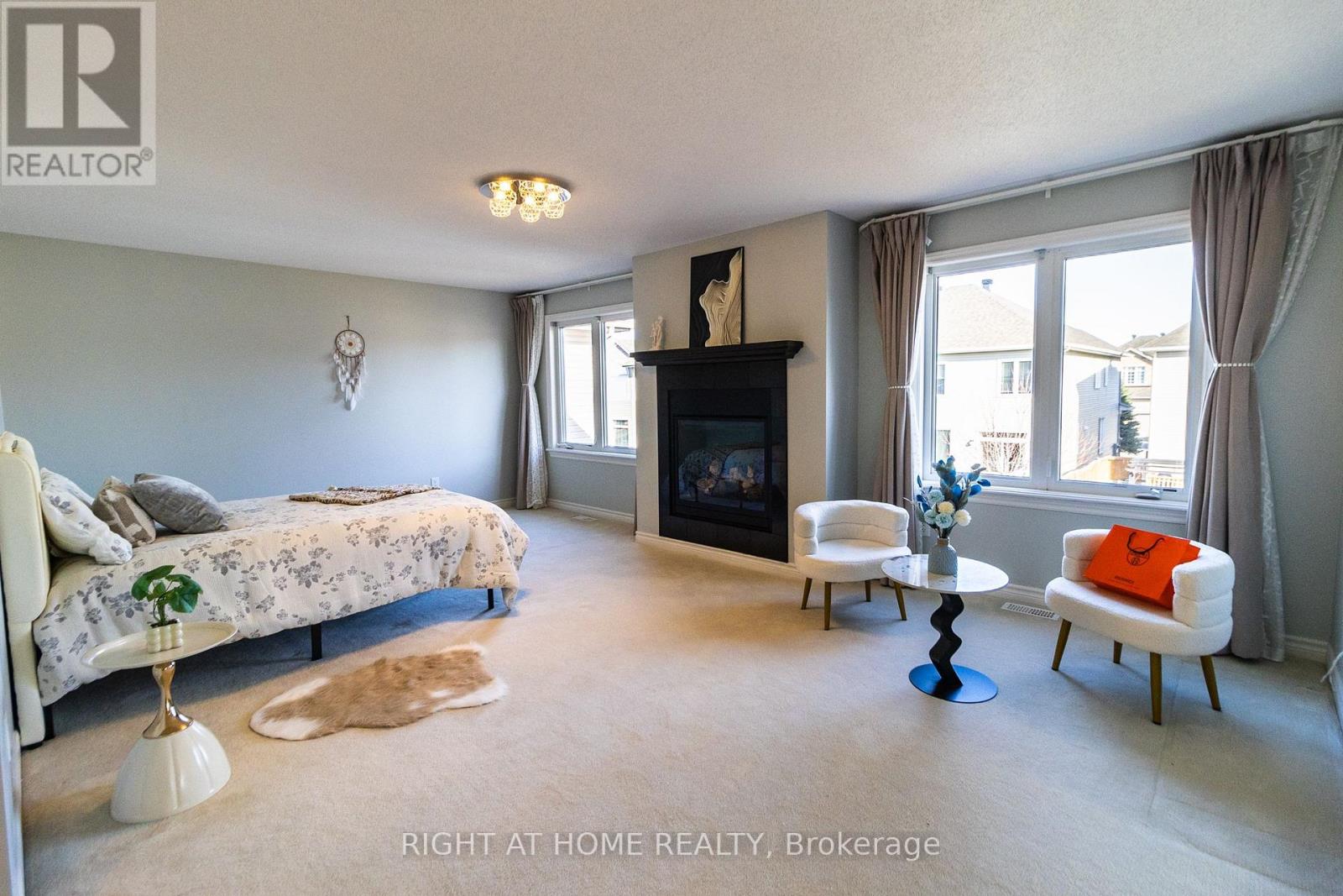 Photo 8 of 204 Cooks Mill Crescent, Ottawa ON