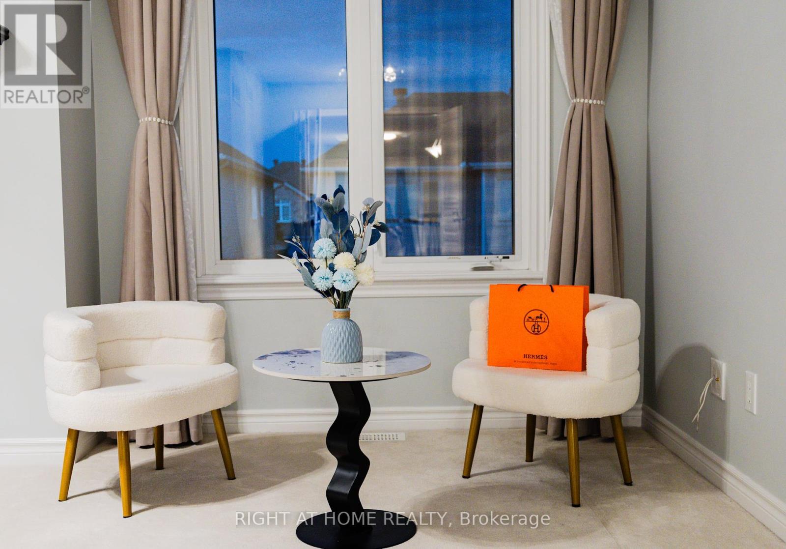 Photo 31 of 204 Cooks Mill Crescent, Ottawa ON