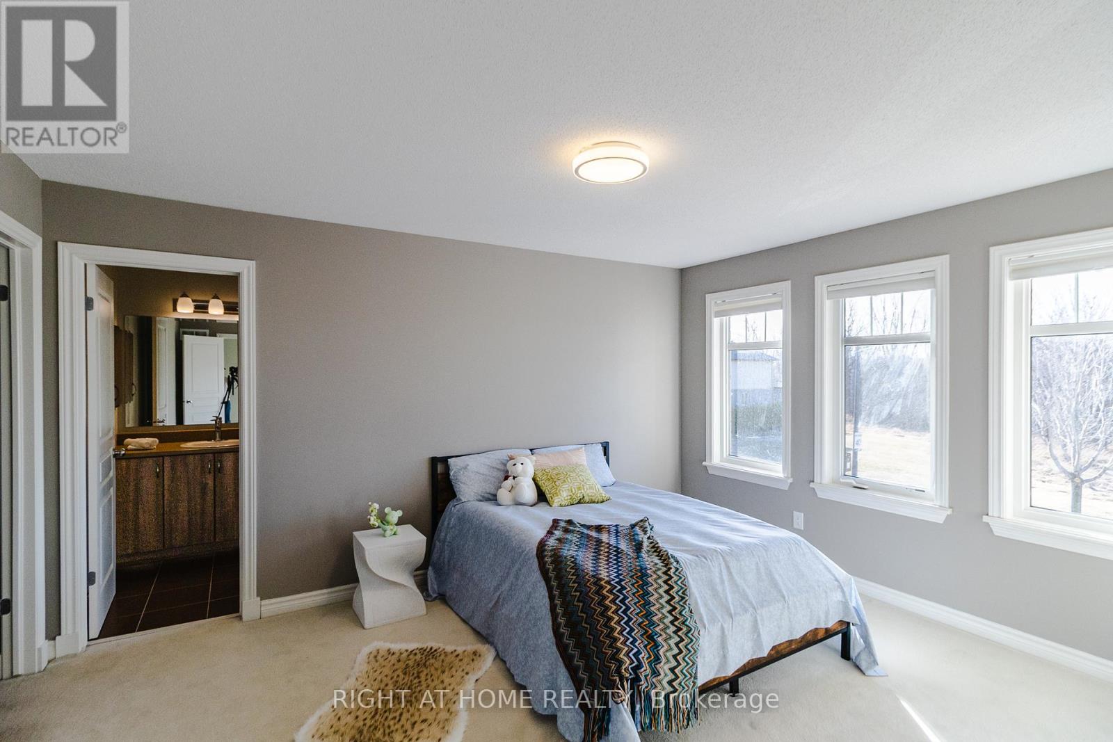 Photo 7 of 204 Cooks Mill Crescent, Ottawa ON