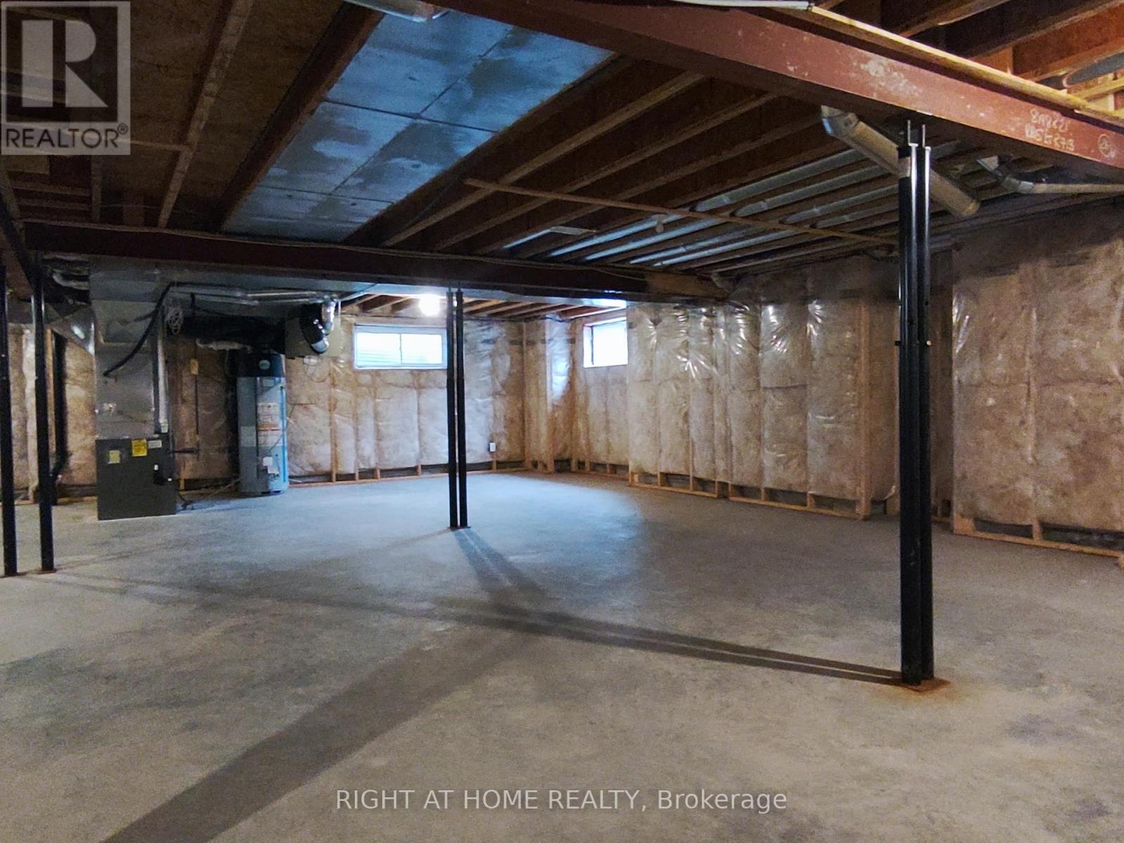 Photo 2 of 204 Cooks Mill Crescent, Ottawa ON