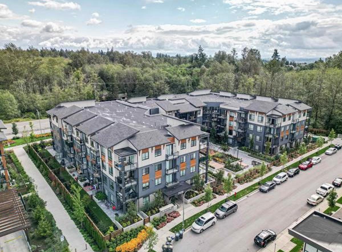 Photo 5 of 104 7506 199 A Street, Langley BC
