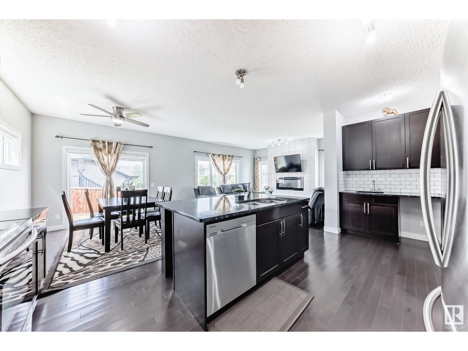 Photo 13 of 1452 30 St Nw, Edmonton AB
