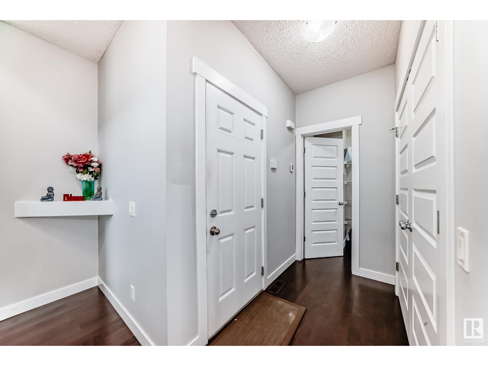 Photo 15 of 1452 30 St Nw, Edmonton AB
