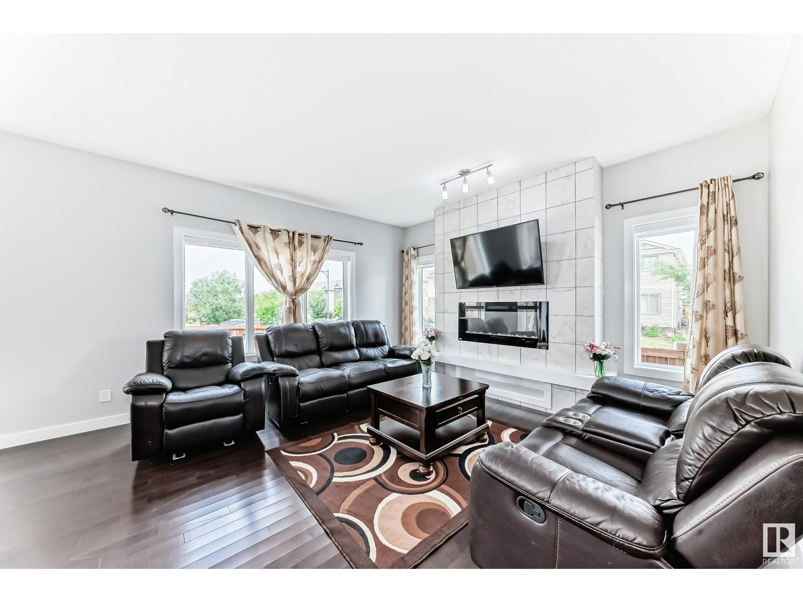 Photo 17 of 1452 30 St Nw, Edmonton AB