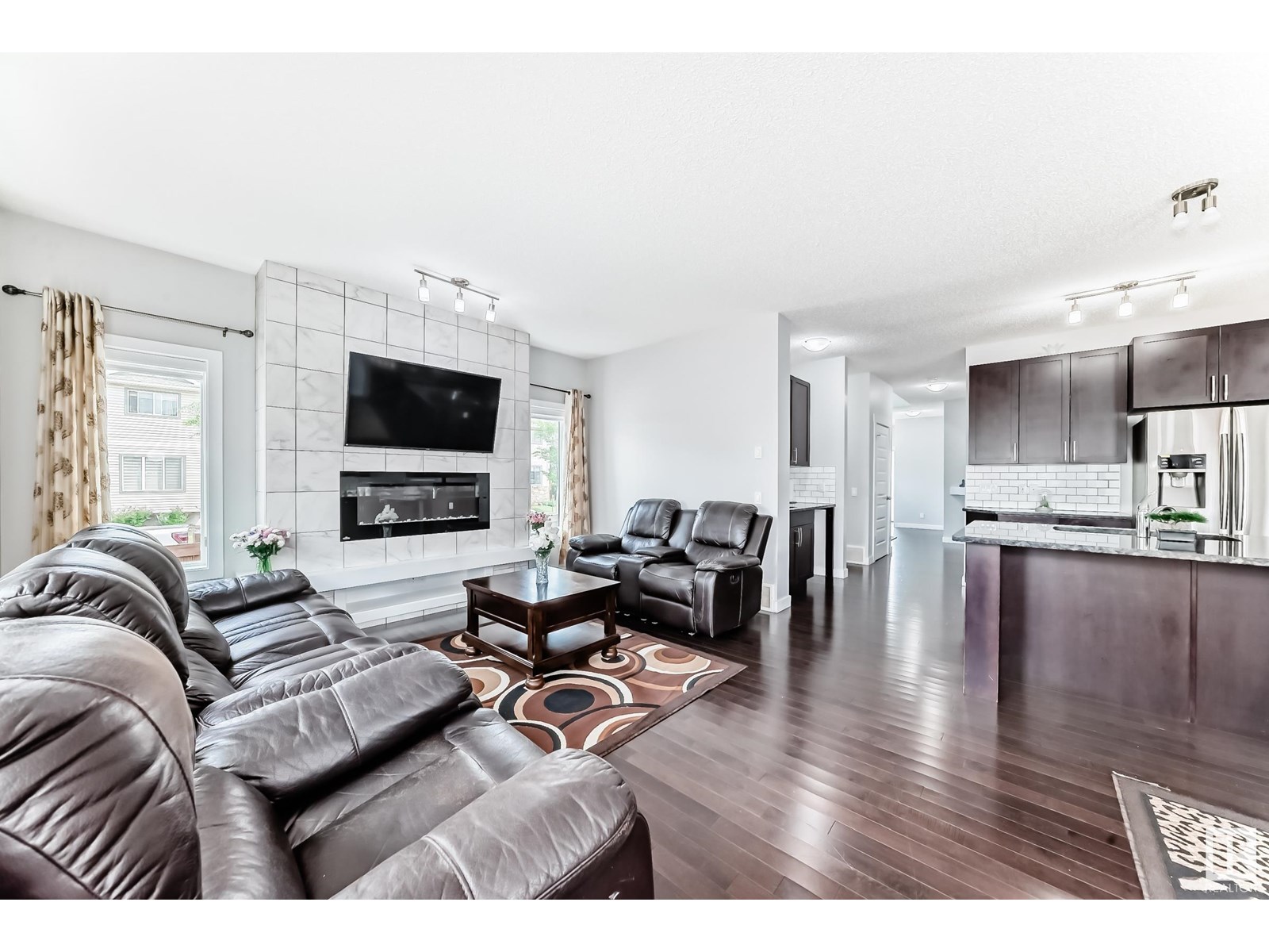 Photo 18 of 1452 30 St Nw, Edmonton AB