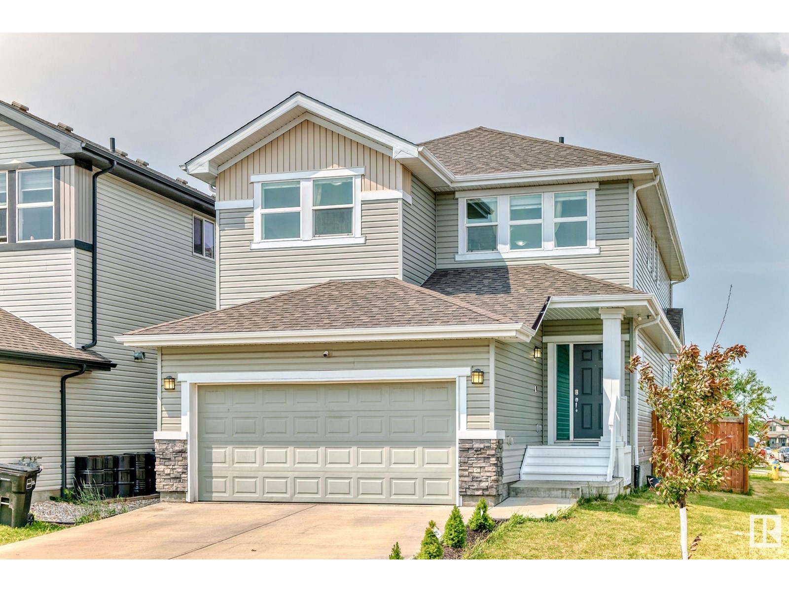 Photo 2 of 1452 30 St Nw, Edmonton AB