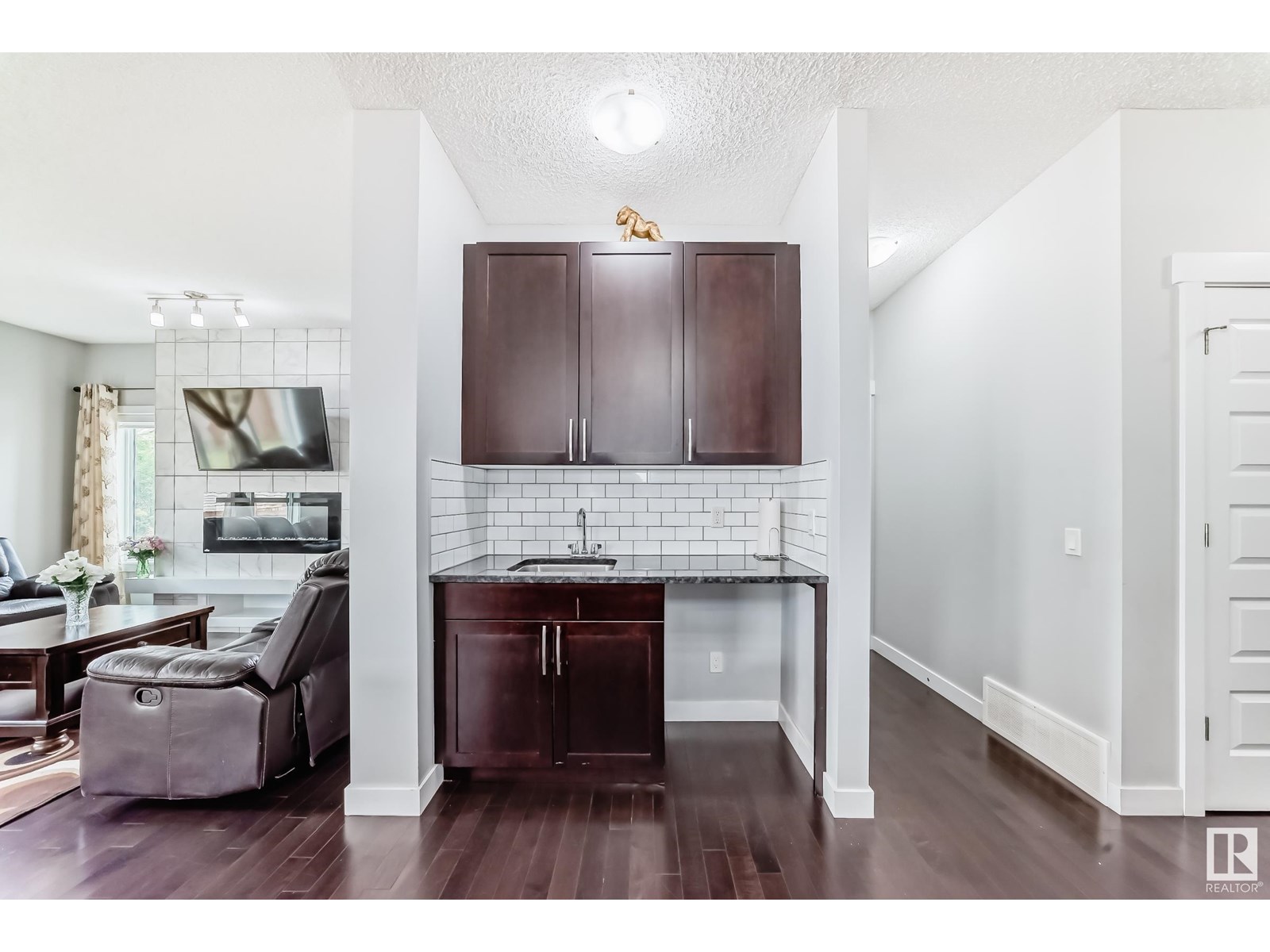 Photo 23 of 1452 30 St Nw, Edmonton AB