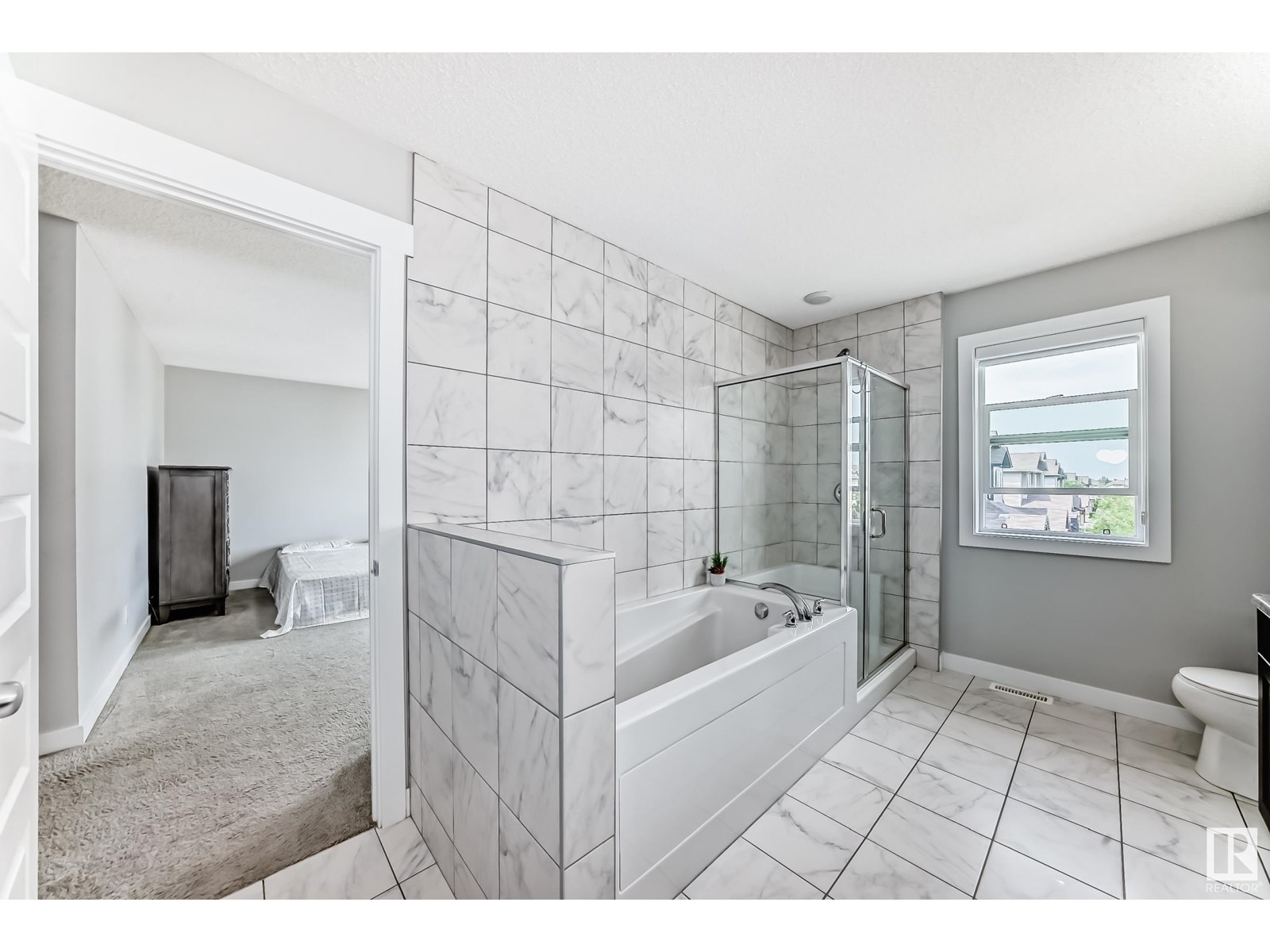 Photo 29 of 1452 30 St Nw, Edmonton AB
