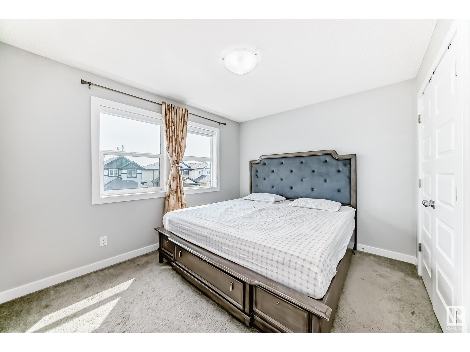 Photo 32 of 1452 30 St Nw, Edmonton AB